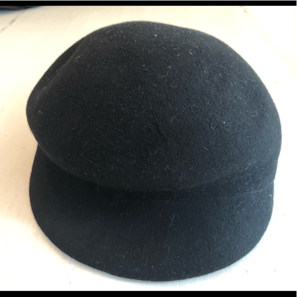 ⭐️4/$25 Black Wool Schoolboy Hat